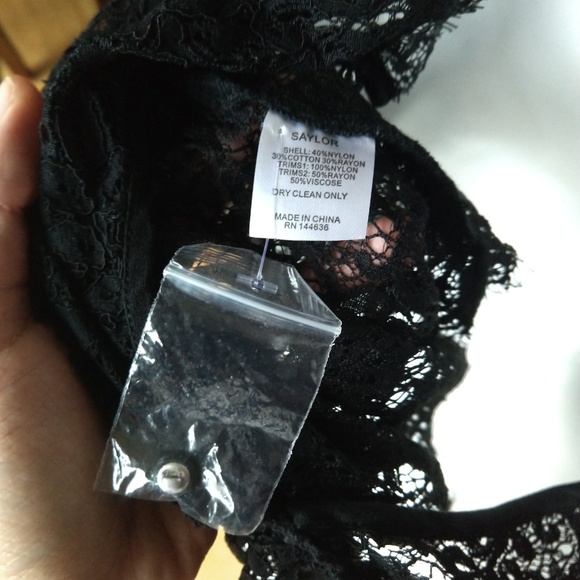 NWOT Saylor Mariella Pleated Lace Top - Picture 7 of 8